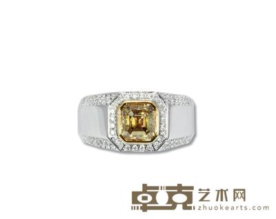 2.91卡拉古垫形天然彩黄色钻石配钻石戒指 