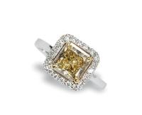 1.87卡拉古垫形天然彩黄色钻石配钻石戒指