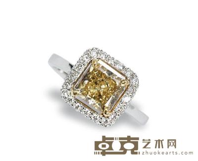 1.87卡拉古垫形天然彩黄色钻石配钻石戒指 