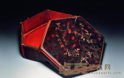 雕雀鸟花卉诗文木盒 高10.2cm