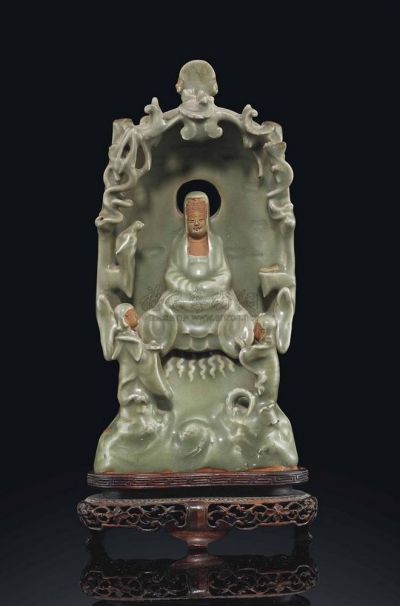 MING DYNASTY，14TH/15TH CENTURY A LONGQUAN CELADON AND BISCUIT BUDDHIST GROTTO