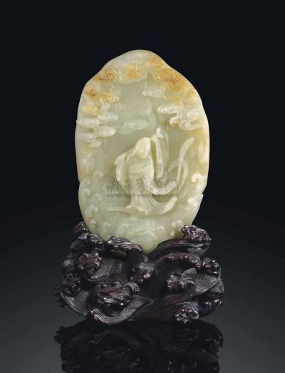 17TH/18TH CENTURY A PALE CELADON AND RUSSET JADE BOULDER