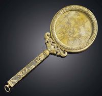 18TH CENTURY A CARVED IVORY HAND MIRROR