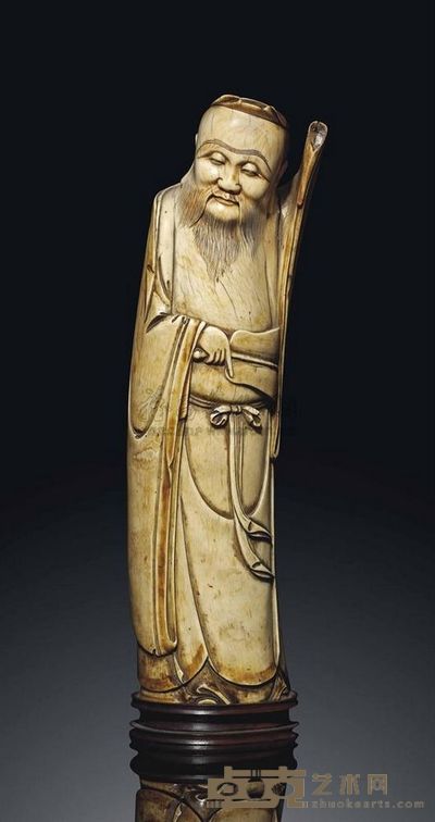 LATE MING DYNASTY，17TH CENTURY A LARGE IVORY CARVING OF AN IMMORTAL 高38cm