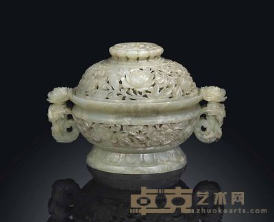 18TH CENTURY A PALE CELADON JADE CENSER AND COVER 18.5cm