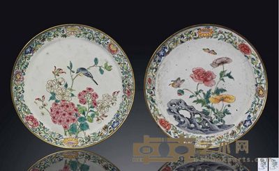 A PAIR OF FAMILLE ROSE PAINTED ENAMEL SAUCER DISHES 直径14cm