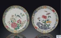 A PAIR OF FAMILLE ROSE PAINTED ENAMEL SAUCER DISHES