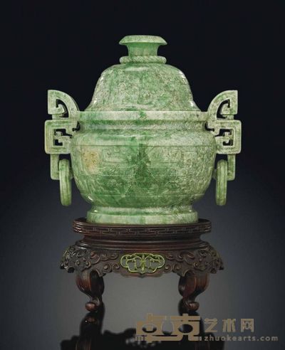 18TH/19TH CENTURY A MOTTLED GREEN AND WHITE JADEITE ARCHAISTIC CENSER AND COVER 