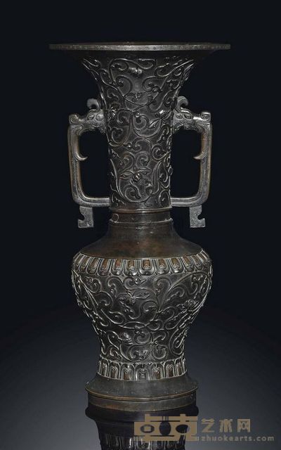 LATE MING DYNASTY，17TH CENTURY A LARGE BRONZE‘PHOENIX TAIL’VASE 高52cm