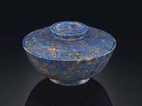 18TH CENTURY A LAPIS-LAZULI‘SHOU’BOWL AND COVER