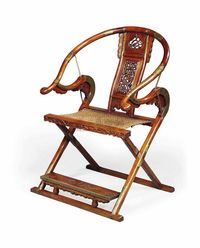 19TH CENTURY A HARDWOOD FOLDING HORSESHOE-BACK ARMCHAIR，JIAO YI