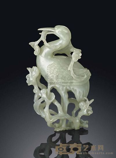 18TH/19TH CENTURY A CELADON JADE CARVING OF A CRANE 高16.5cm