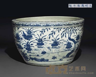 A LARGE BLUE AND WHITE‘LOTUS POND’JARDINIèRE 直径57cm