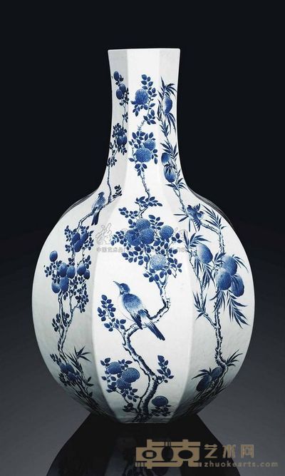 19TH CENTURY A BLUE AND WHITE OCTAGONAL VASE 高55cm