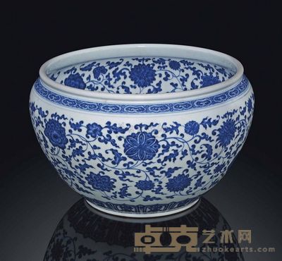 18TH CENTURY A RARE MING-STYLE BLUE AND WHITE BASIN 高24cm