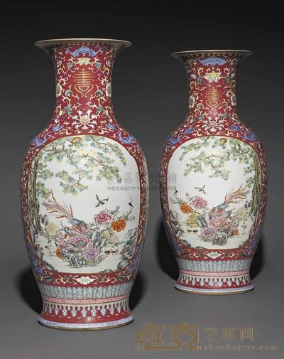 JIAQING PERIOD （1796-1820） A PAIR OF MASSIVE FAMILLE ROSE RUBY-GROUND VASES 高86cm