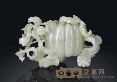 QIANLONG PERIOD （1736-1795） A PALE CELADON JADE‘PUMPKIN’BOX AND COVER 长16cm