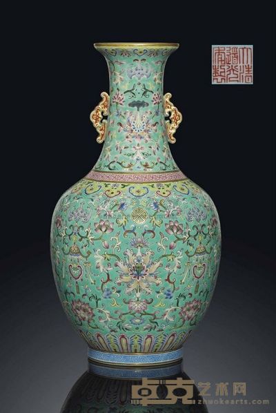 A FAMILLE ROSE TURQUOISE-GROUND BOTTLE VASE 高30cm