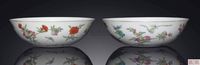 A PAIR OF FAMILLE ROSE BOWLS