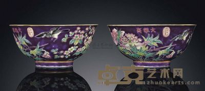 EARLY 20TH CENTURY A PAIR OF FAMILLE ROSE BOWLS 直径13.7cm