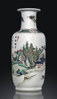 KANGXI PERIOD （1662-1722） A SMALL FAMILLE VERTE ROULEAU VASE