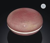 A PEACHBLOOM-GLAZED SEAL-PASTE BOX AND COVER，YINSE HE