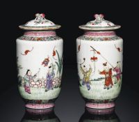 REPUBLIC PERIOD （1912-1949） A PAIR OF FAMILLE ROSE‘BOYS’JARS AND COVERS