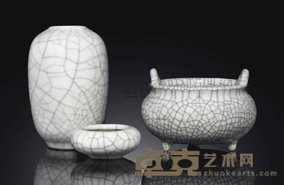 18TH CENTURY A GROUP OF THREE GE-TYPE SCHOLAR’S OBJECTS 高12cm；宽12cm；宽7cm