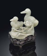 18TH/19TH CENTURY A CELADON JADE CARVING OF DUCKS