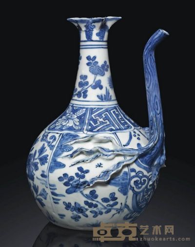 WANLI PERIOD （1573-1619） A BLUE AND WHITE KRAAK EWER 高19cm