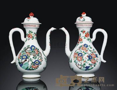 KANGXI PERIOD （1662-1722） A PAIR OF FAMILLE VERTE EWERS AND COVERS 高21cm