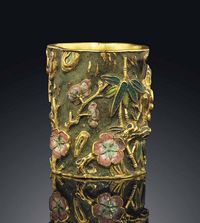 18TH CENTURY A SMALL GILT-BRONZE AND CHAMPLEVé ENAMEL‘PRUNUS’BRUSH POT