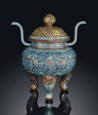 MING DYNASTY，16TH CENTURY A RARE CLOISONNé ENAMEL TRIPOD CENSER AND COVER