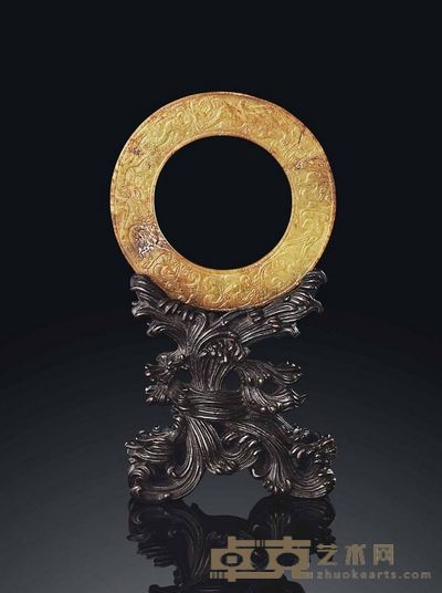 YUAN/MING DYNASTY，14TH CENTURY A RARE YELLOW JADE ARCHAISTIC DISC，HUAN 直径10.5cm