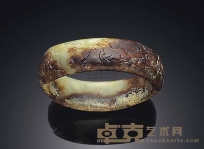 MING DYNASTY，16TH/17TH CENTURY A CARVED YELLOW JADE BRACELET 直径8.2cm