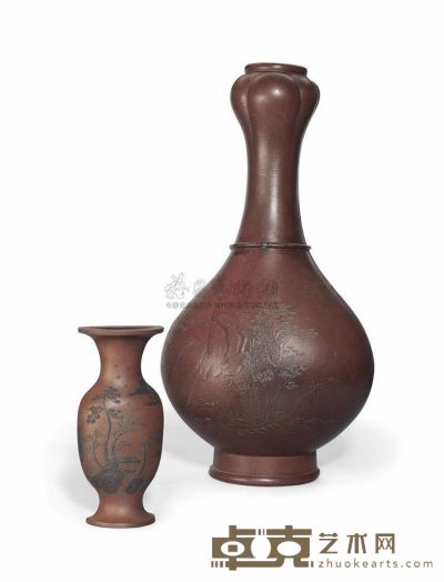 18TH/19TH CENTURY TWO YIXING SLIP-DECORATED WALL VASES 直径37.2cm