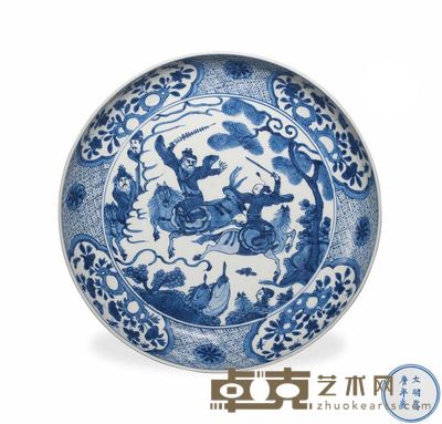 A BLUE AND WHITE EQUESTRIAN CHARGER 直径30.3cm