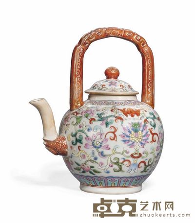 18TH CENTURY A FAMILLE ROSE AND GILT-DECORATED WINE POT AND COVER 直径15cm