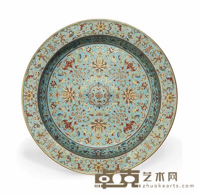 QIANLONG/JIAQING PERIOD (1735-1820) A LARGE TURQUOISE-GROUND FAMILLE-ROSE AND GILT-DECORATED BASIN 直径44.6cm