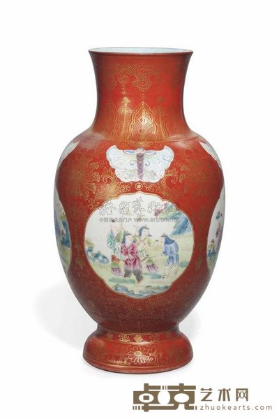 JIAQING PERIOD (1796-1820) A CORAL-GROUND AND GILT-DECORATED FAMILLE ROSE BALUSTER VASE 直径23.8cm