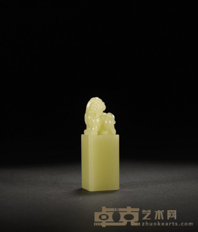 寿山芙蓉青石狮钮章 2.6×2.5×7.8cm