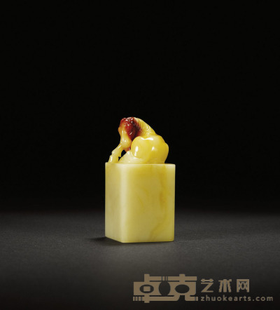 寿山红花芙蓉石俏色马钮章 3.4×3.4×7.4cm