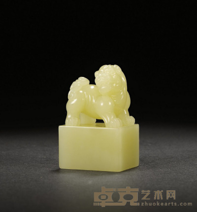 寿山芙蓉石狮钮章 3.7×2.7×5.6cm