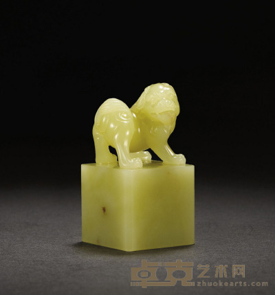 寿山月尾绿石狮钮章 3.6×3.6×6.8cm