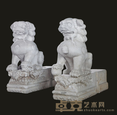 清·青白石狮子门枕石一对 102×39×103cm