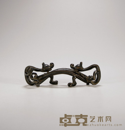 明·铜制双螭龙笔架 高：5.2cm 长：16.5cm