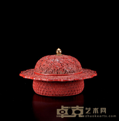 清·剔红牡丹纹盖盒 高：8cm 直径：14.6cm