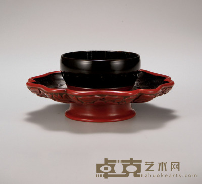 明·吕咏造剔红栀子纹盏托 高：6.6cm 直径：16.5cm