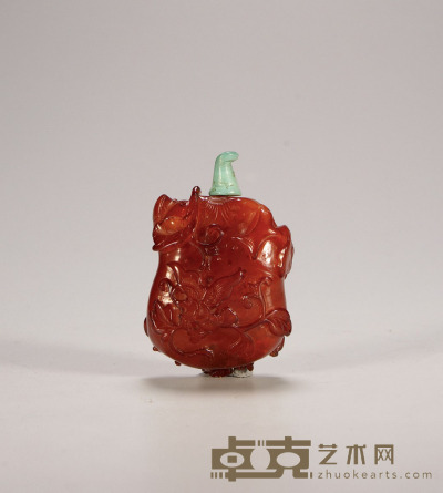 清·琥珀雕瓜瓞鼻烟壶 高：7.5cm