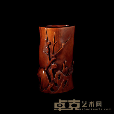 清·黄杨木雕梅石笔筒 高：10.3cm 口径：5.6cm